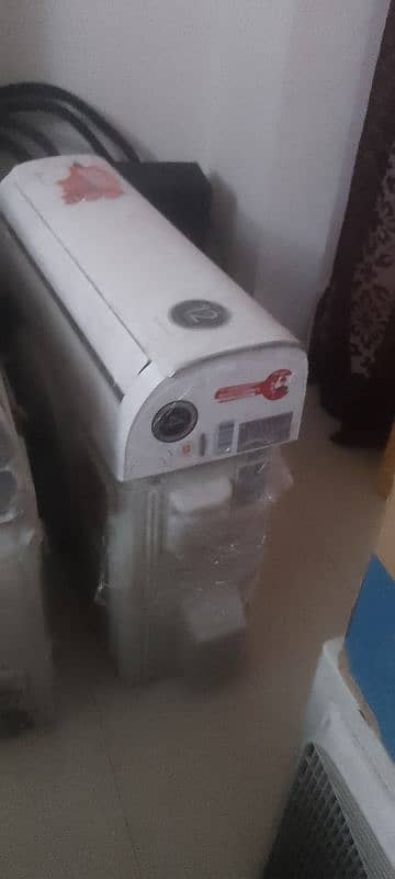 Gree 1.5 Ton DC Inverter 9