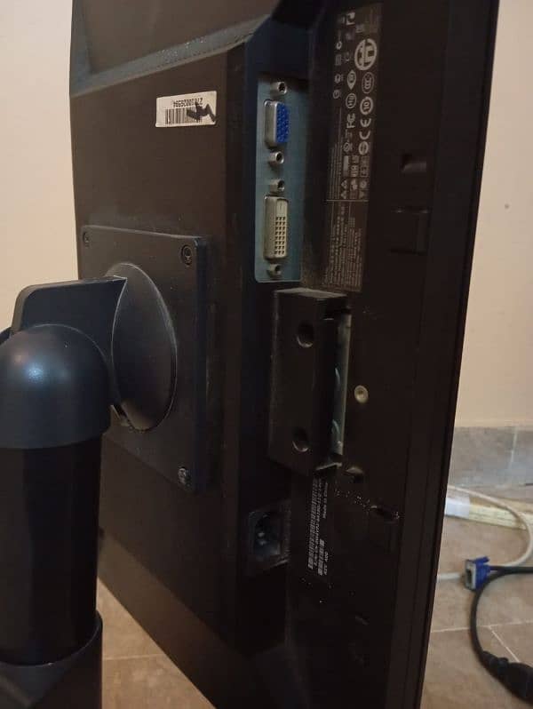 Dell E1911C 19" LCD Monitor – Condition Okay, Screen Lines Issue 6