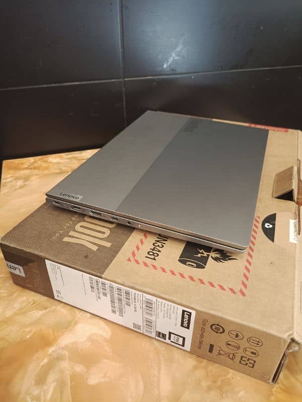 Slim. Powerful. Professional – Lenovo ThinkBook 14 G6 IRL 3