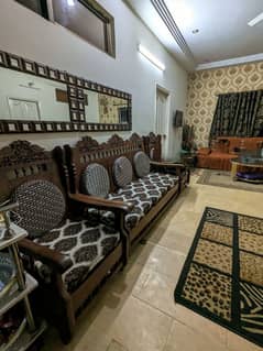 5 seater sofa set with center table