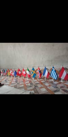 10 Different countries Table Flag