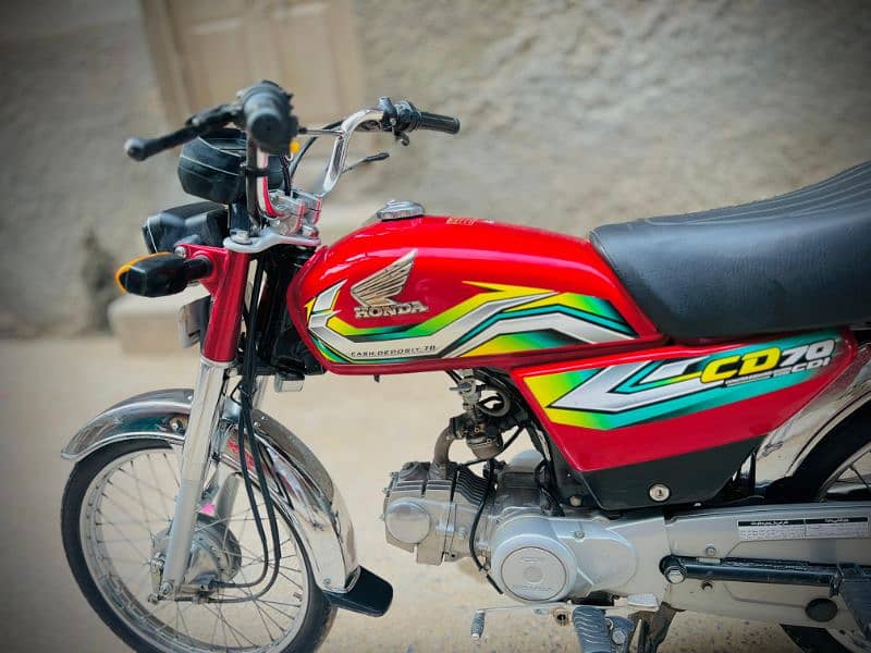 CD 70 like new condition 2023 model register 2022 2