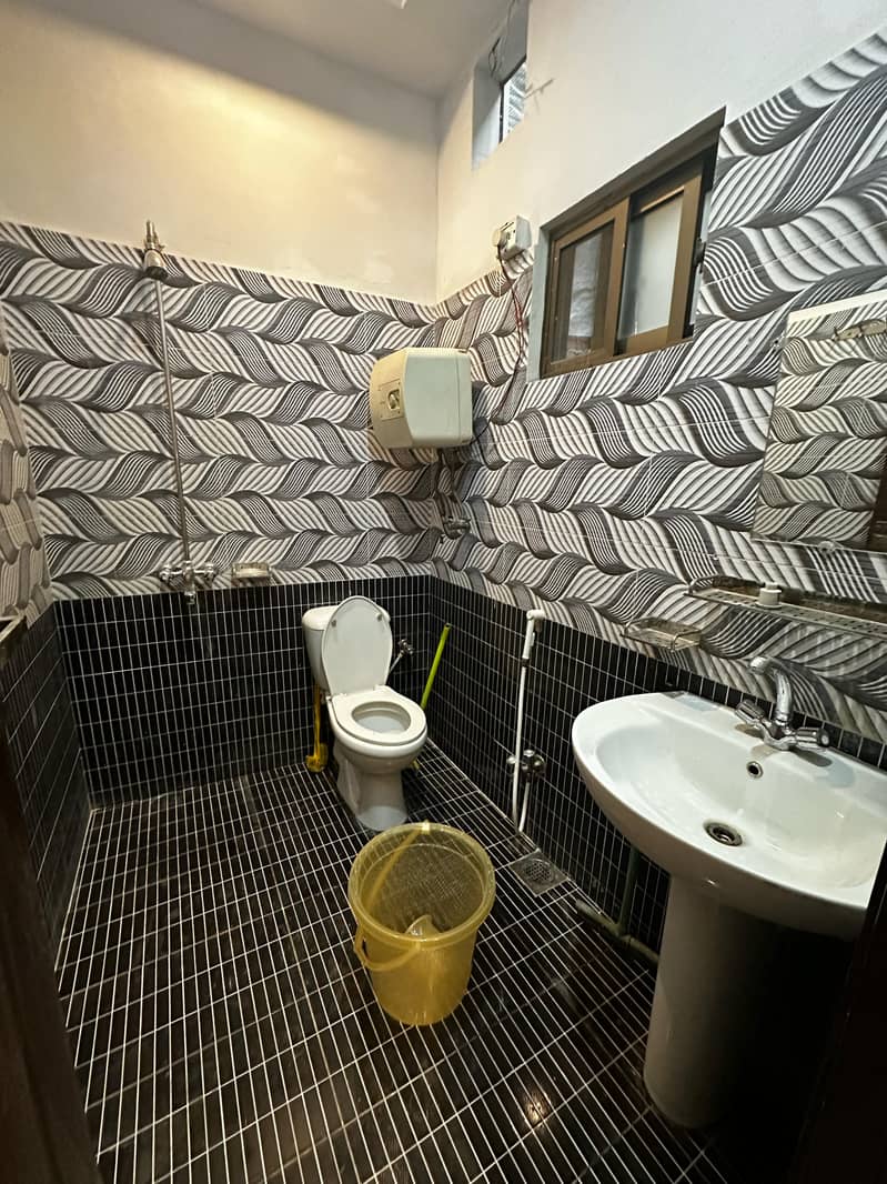 Affordable and Comfortable GIRL Hostel Near DHA Main Boulevard Phase 3 3