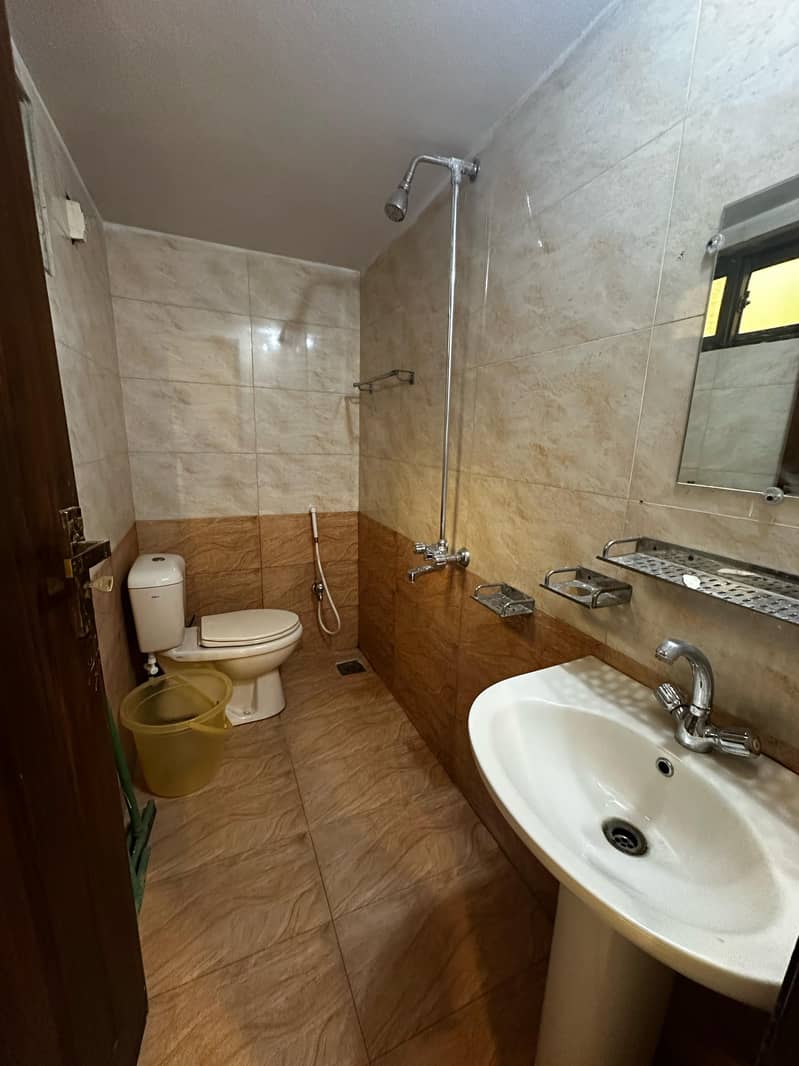 Affordable and Comfortable GIRL Hostel Near DHA Main Boulevard Phase 3 4