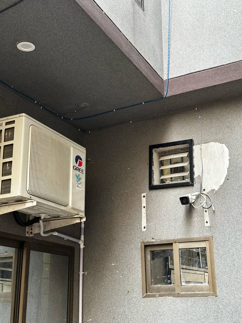 Affordable and Comfortable GIRL Hostel Near DHA Main Boulevard Phase 3 7