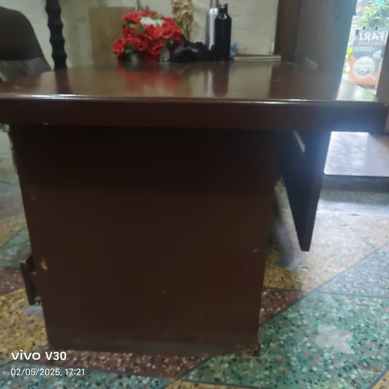 It's used see in pic good condition for office only table 1
