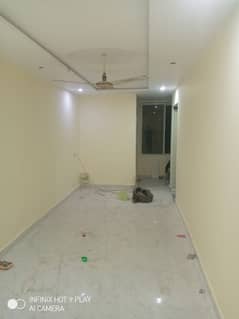 3 MARLA OFFICE AVAIABLE FOR RENT IN MODEL TOWN EXT