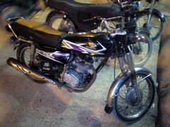 Honda 125 black colour