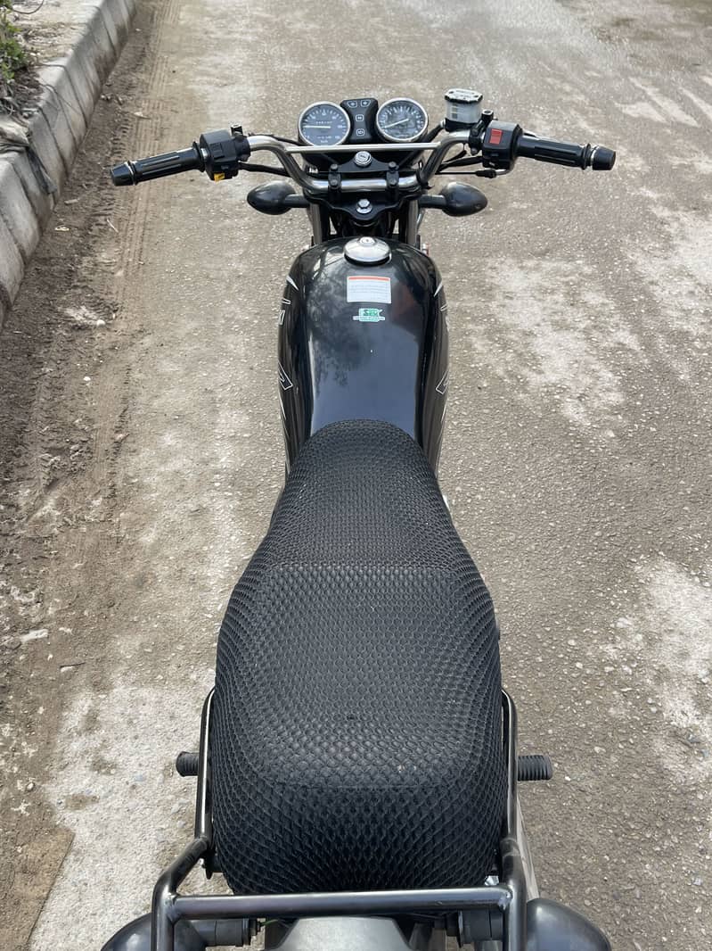 Suzuki Gs150 SE model 21 2