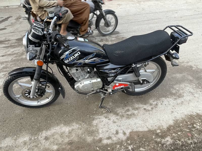 Suzuki Gs150 SE model 21 3