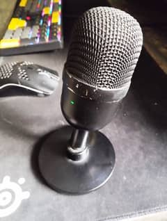 Razer Siren Mini - Black Ultra-compact streaming Microphone.