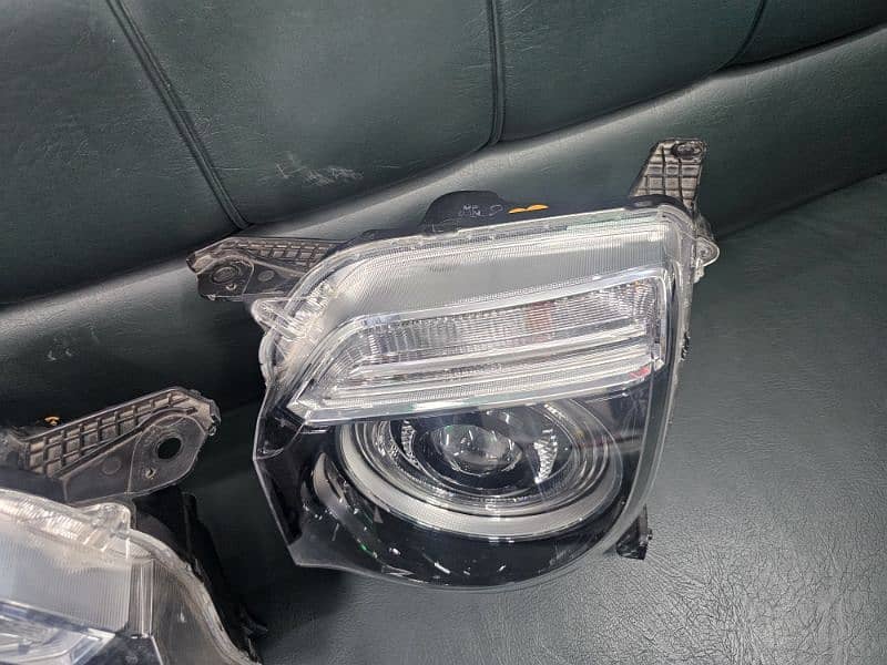 Honda N WGN Wagon 2022 headlights 2