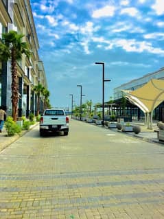 8-Malra Full Plaza Facing Courtyard Fountain View Available For Rent