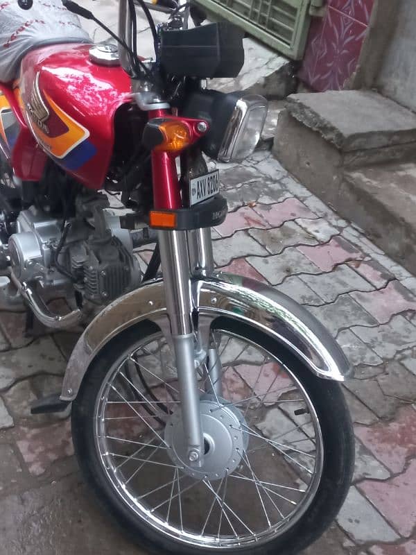 Honda cd 70 lush condition urgent sale please only call 1