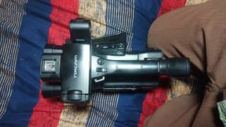 Nx100 Sony camera 2.8 lens