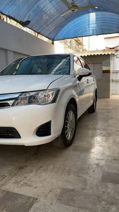 Toyota Corolla Axio Hybrid 2015