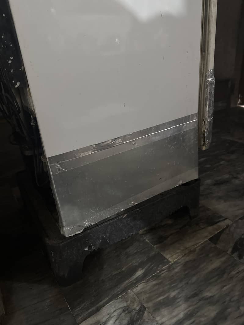 2nd Hand Peel Fridge 8
