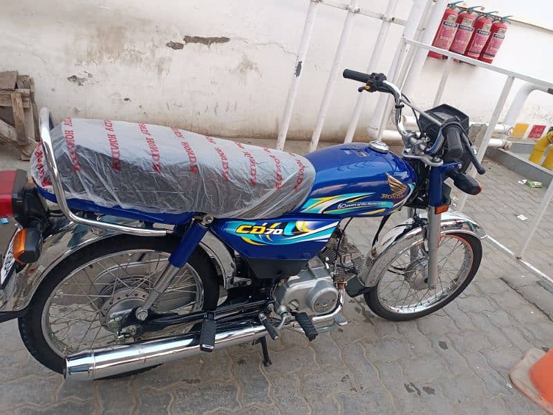 Honda 70 model 2024 brand new bike 10/10 condition 4