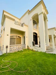1 kanal Basement Main Boulevard Owner Build House For Sale in Bahria Town Lahore