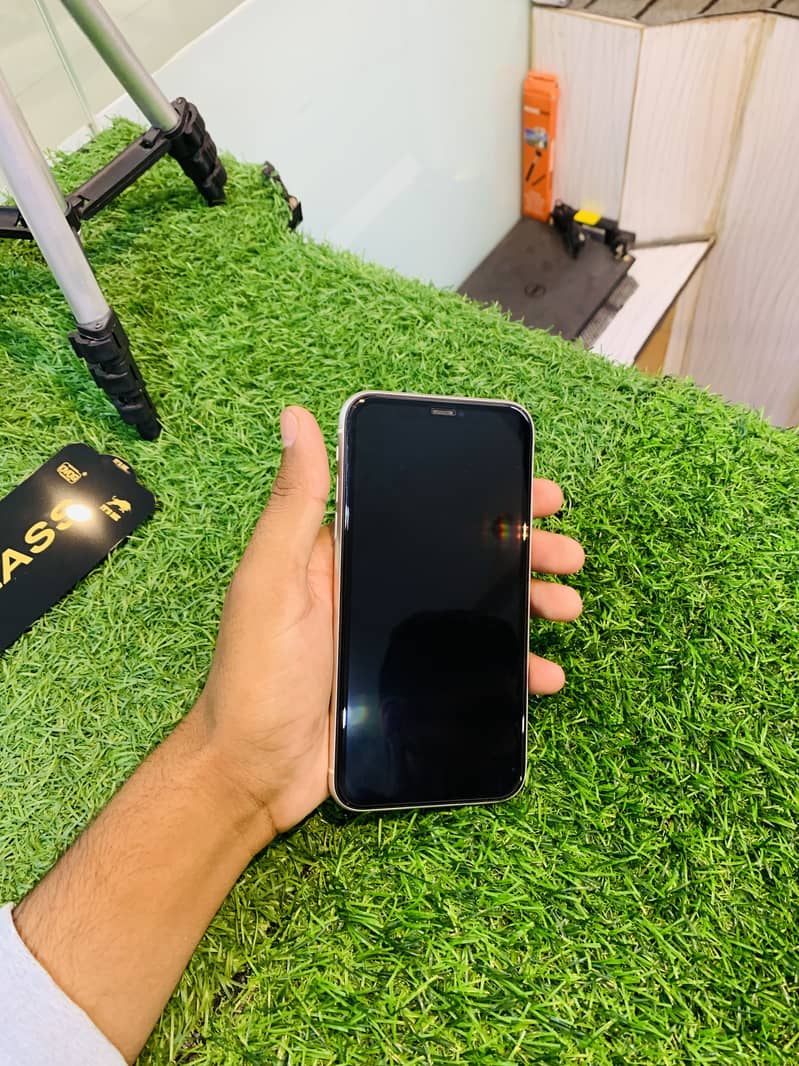 Iphone 11 non pta factory unlock All okeh waterpack 10/10 1