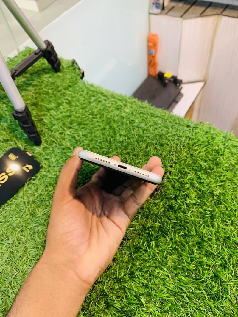 Iphone 11 non pta factory unlock All okeh waterpack 10/10 2