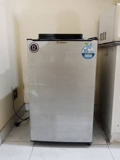 Dawlance mini room refrigerator