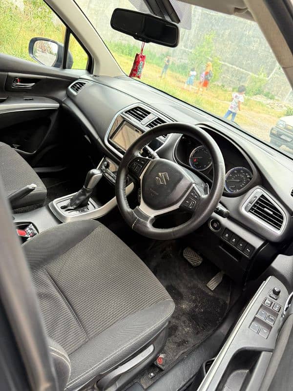 Suzuki S cross 6