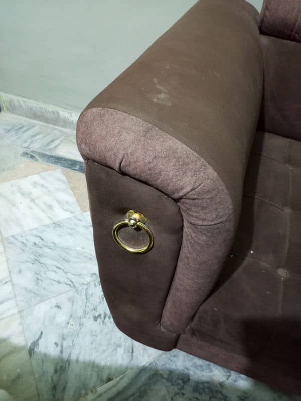 2 sofa only 4 month use and 10 / 9 confection 0