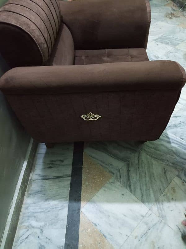 2 sofa only 4 month use and 10 / 9 confection 4