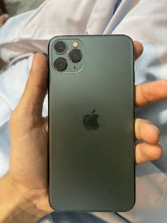 Iphone 11 pro max.  Whatsapp : 03349745138