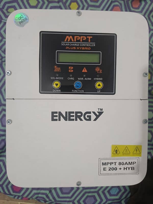 Mppt Energy Hybrid 80a with LED Display in Warranty New Box Pack 1