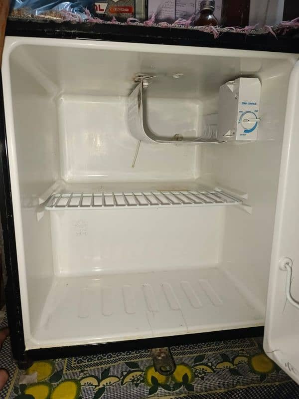 inverex single door mini fridge 4