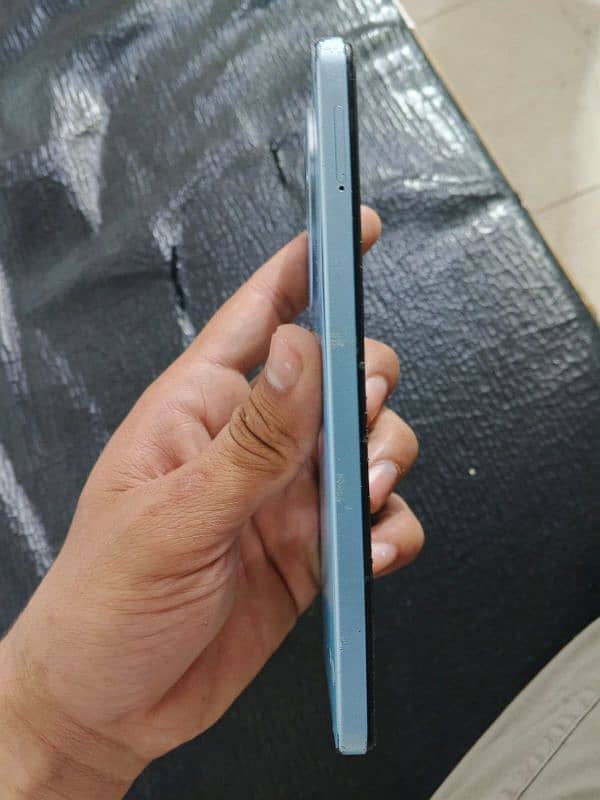infinix smart 8 pro 4+4 128GB 3