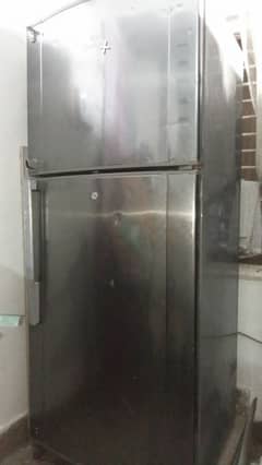 Big size Dawlance fridge for urgent sale