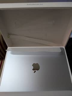 MacBook Air  M4 2025 Latest Full box New