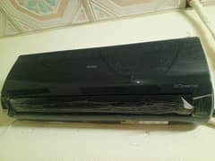 i sell Haier 1 ton pearl series air conditioner used for 1 year