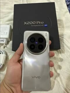 Vivo X200 Pro Complete box Urgent Sale /03263913323My WhatsApp number