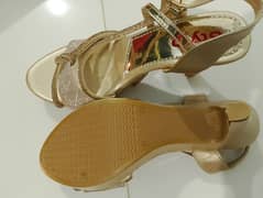 urgently sale heels