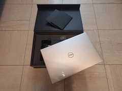 Dell XPS Laptop Core i7-12 Gen,2 TB SSD hard Disk