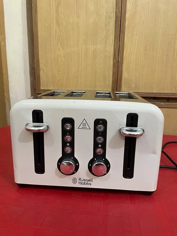 Russell Hobbs 4 slice Toaster/ Imported 1
