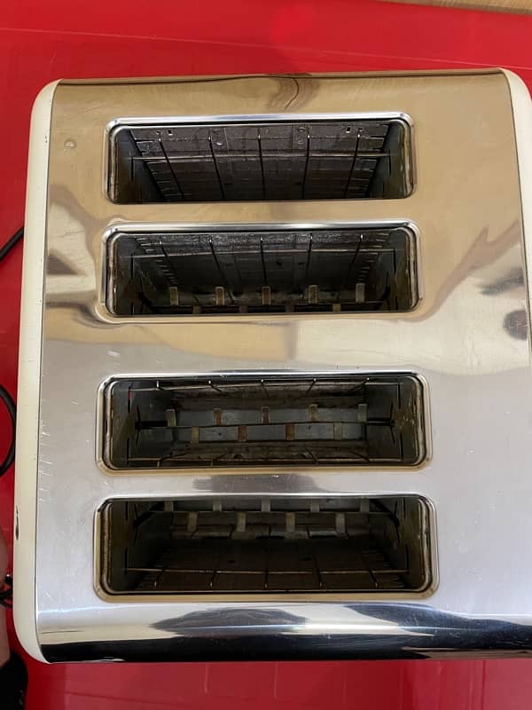Russell Hobbs 4 slice Toaster/ Imported 3