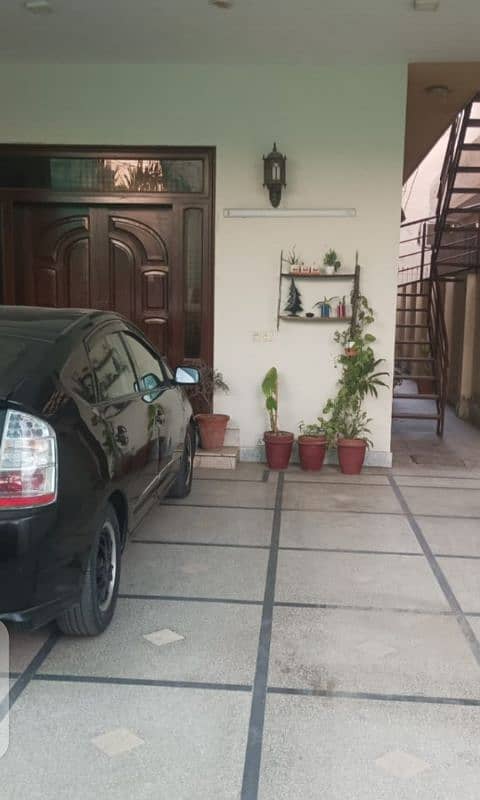 1 kanal 4 Marla House for sale also commercial use 60 ft road 3