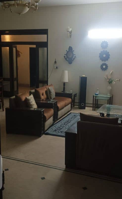 1 kanal 4 Marla House for sale also commercial use 60 ft road 4