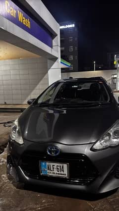 Toyota Aqua 2015