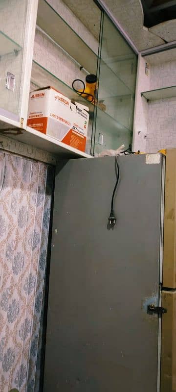 samsung (medium) size fridge for sale 8