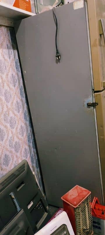 samsung (medium) size fridge for sale 10