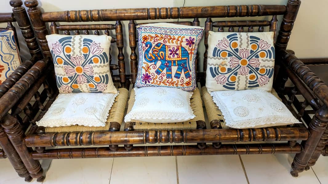 4 seater Sofa Set with 3 tables 0