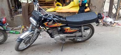 black colour mein Honda jis bhai ko chahie ho vah raabta kar sakta hai
