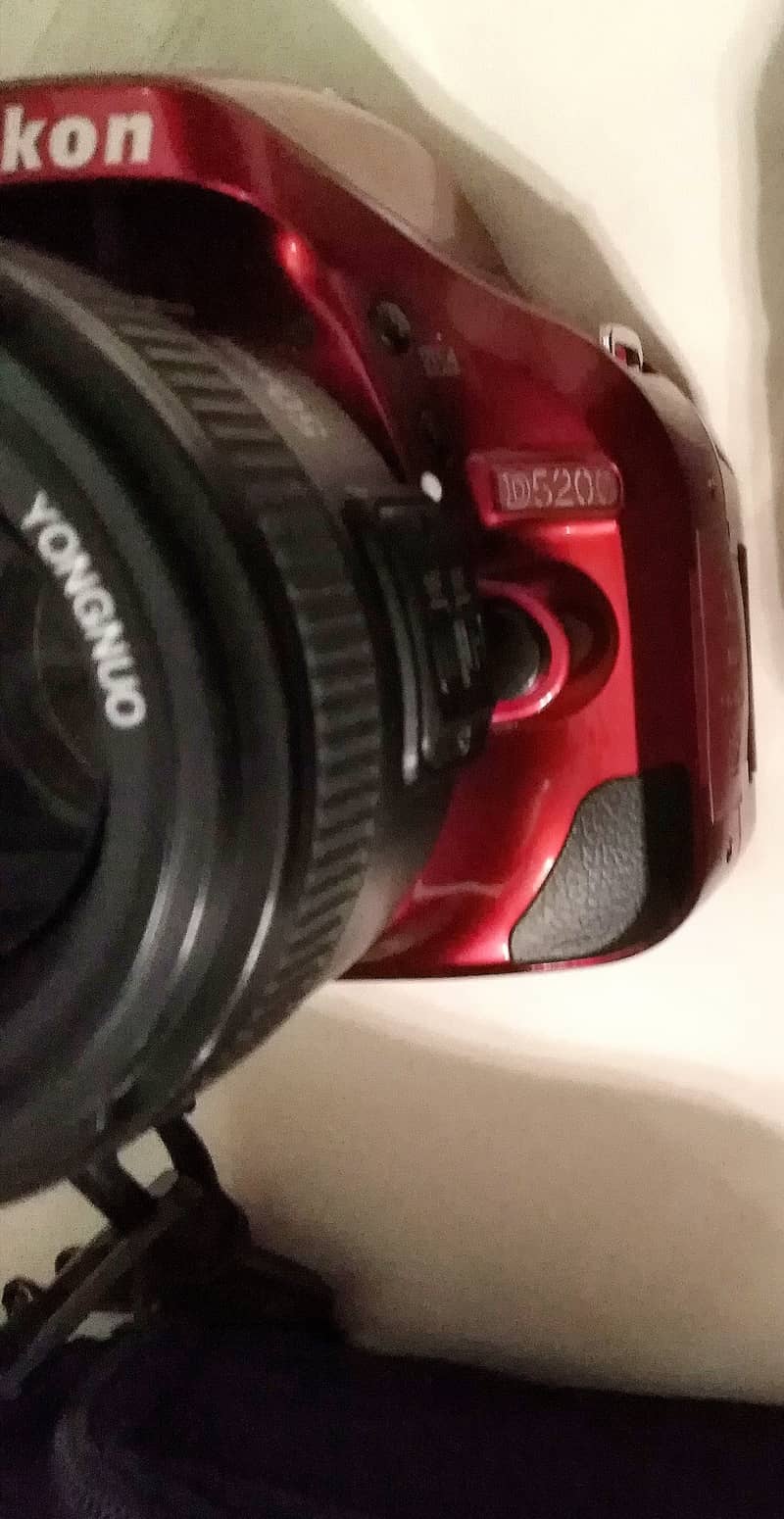 Nikon D5200 with 50mm F1.8 G Portait Lens, 1st Owner with Box 2