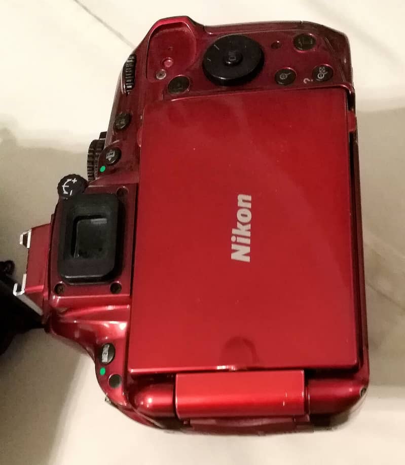 Nikon D5200 with 50mm F1.8 G Portait Lens, 1st Owner with Box 3